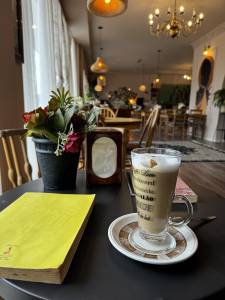 Cafe 64