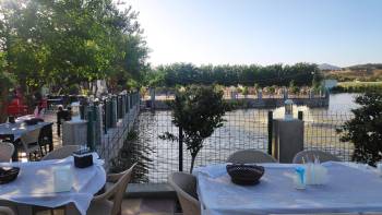 Lake Garden Children's Playground Restaurant
